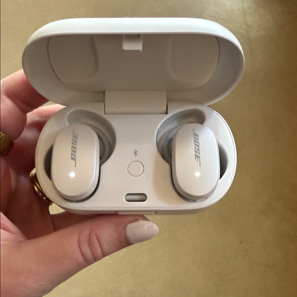Bose Sleek White Earbuds
